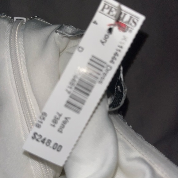 Kay Unger New York Ivory Off the Shoulder Dress Size 4 - Picture 5 of 10